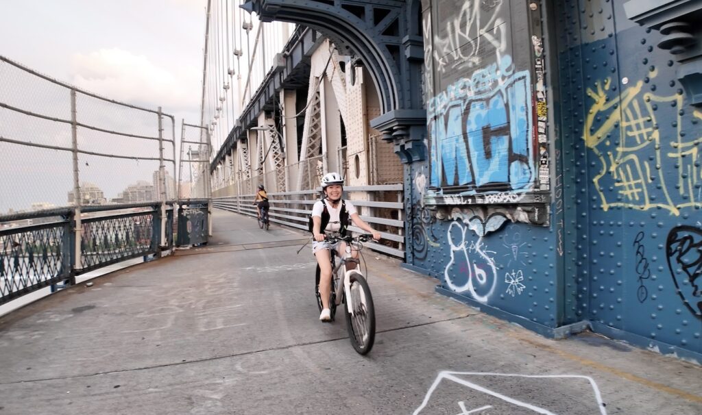 Manhattan Bridge -bike